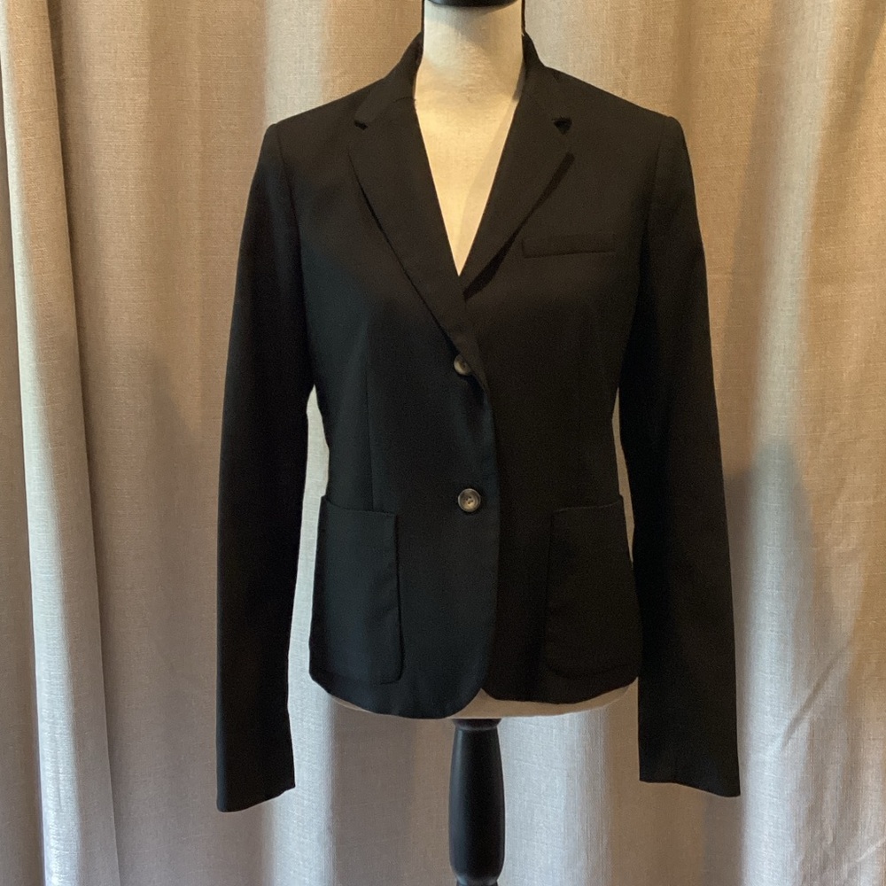 GAP Women's Black Blazer, size 8.